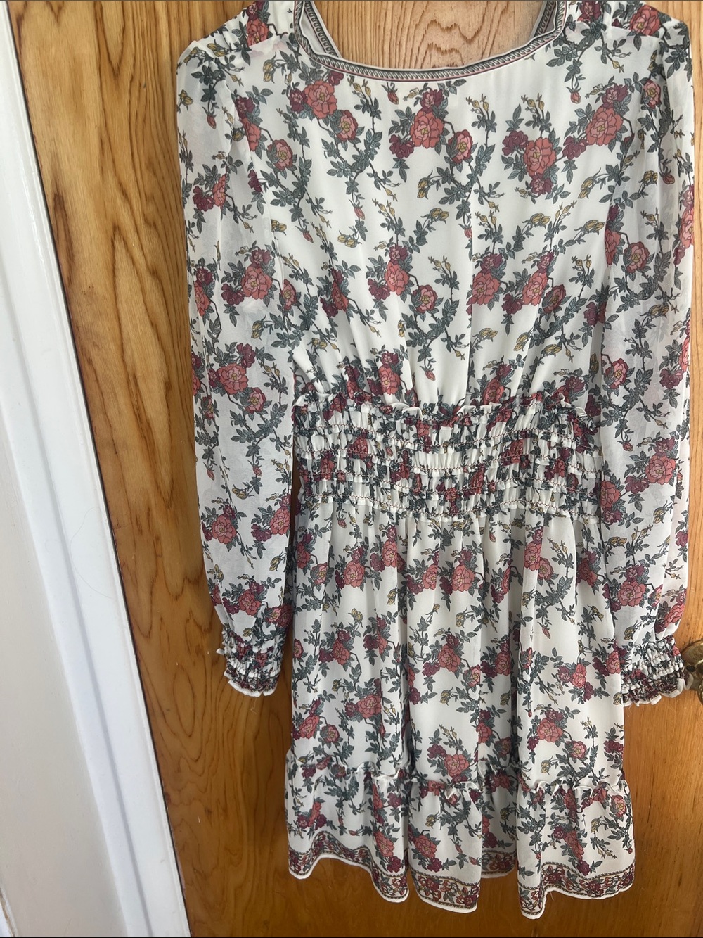 Max Studio White Floral V-Neck Long Sleeve Dress - Picture 3 of 3